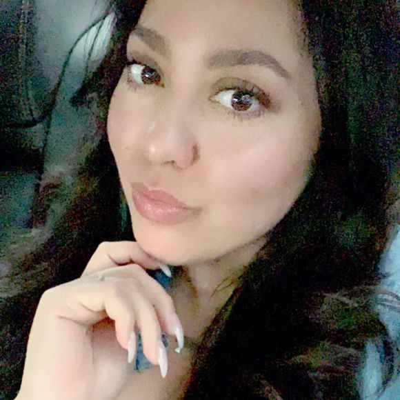 Meet your Posher, Angeleah - Picture 1 of 1